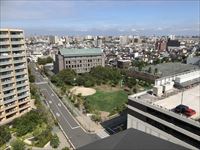 入居前（引っ越し前）の空室のハウスクリーニング作業中のお部屋からの風景（東京都足立区）